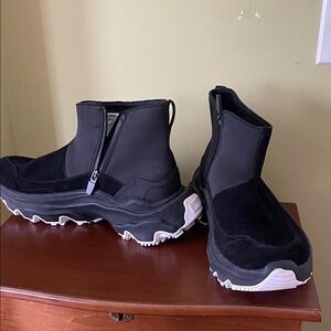 Sorel Black Ankle Boots with White Soles